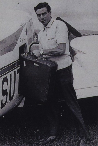 JIm et son avion personnel JIm et son avion personnel